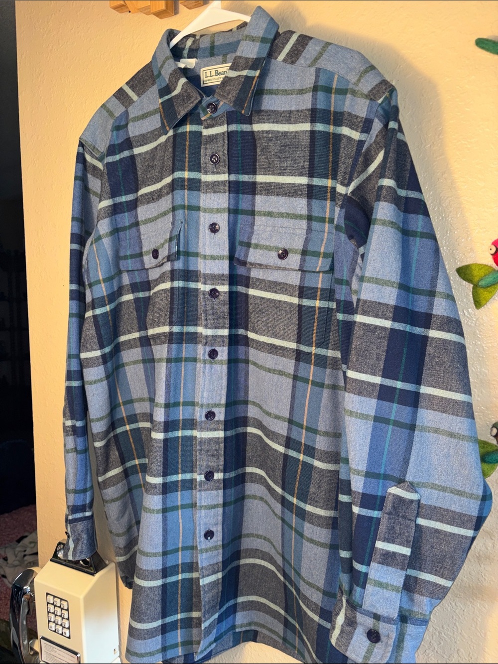 EUC VINTAGE L.L. Bean blue plaid chamois cloth flannel shirt stands out with its